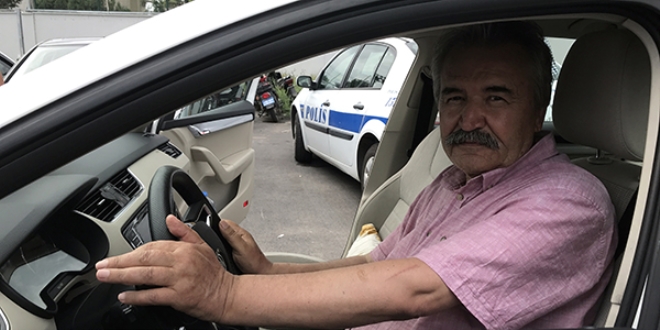 Çalınan otomobili bulunan memur, çifte sevinç yaşadı