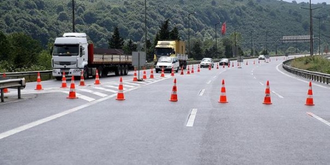 İzmir-İstanbul yolu ulaşıma kapandı