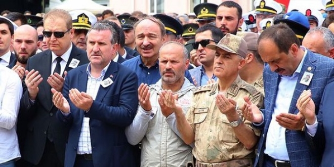General şehit cenazesinde söz verdi: İntikamını alacağız