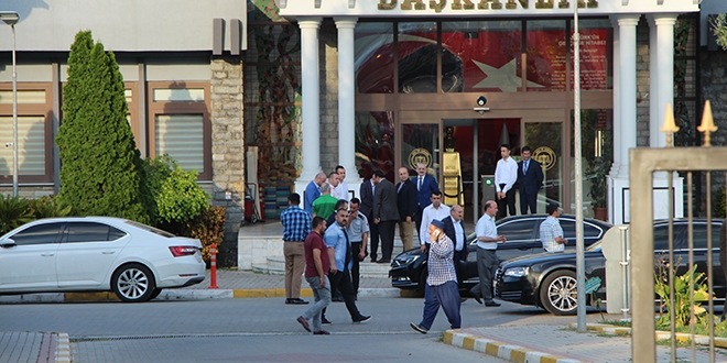 Balkanlıoğlu'nun naaşı'nı Sakarya Valisi olan kardeşi aldı