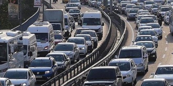 stanbul Valilii'nden iki gn iin trafik uyars