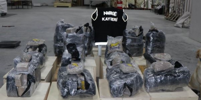 Yatak fabrikasından çıktı: Tam 235 kg eroin!