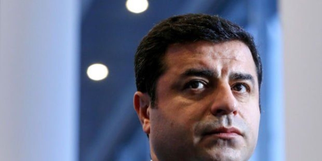 Demirtaş e-miting düzenledi: Her şey sevmekle başlar