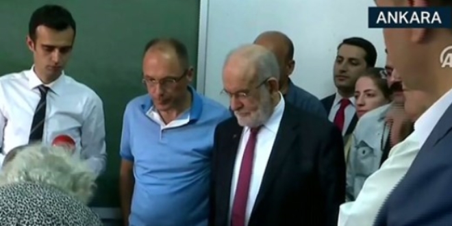Cumhurbaşkanı adayı Temel Karamollaoğlu oyunu kullandı