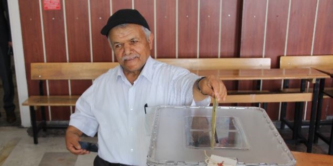Boyu oy kullanmaya engel olmadı