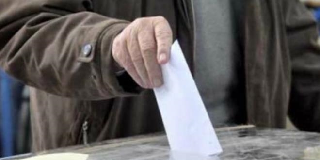 2 FETÖ şüphelisi sandık başında yakalandı