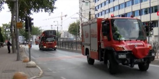 Mimar Sinan Üniversitesi'nin çatısında yangın