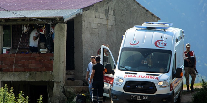 Maçka'da silahlı kavgada baba ve oğlu öldü, kızı yaralandı