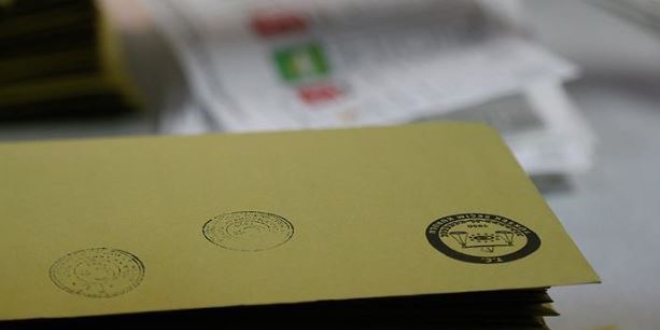 'CHP'li aydınların HDP'ye oy verdiğini düşünüyorum'