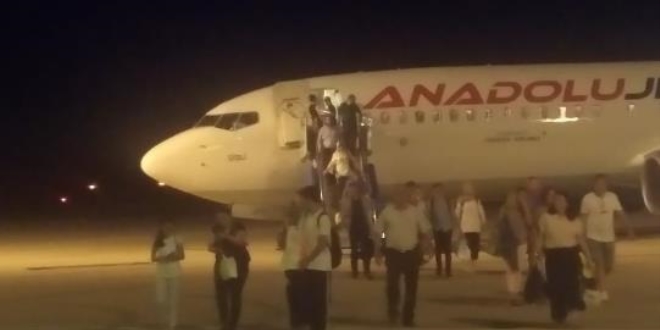 Aşırı yağış sebebiyle İstanbul'a inemeyen uçaklar Bursa'ya indi