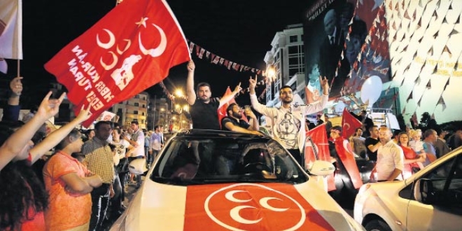 MHP'nin güneydoğu temsilcileri: Kapı kapı dolaştık, halkla kaynaştık