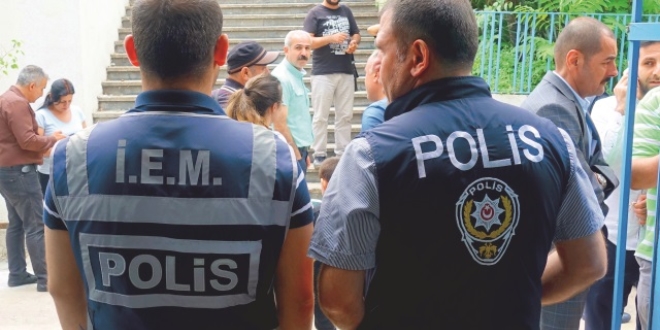Emniyet'e seçim sürecindeki görevine tam not