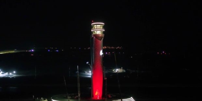 3. havaliman kulesi Trk bayra renklerine brnd