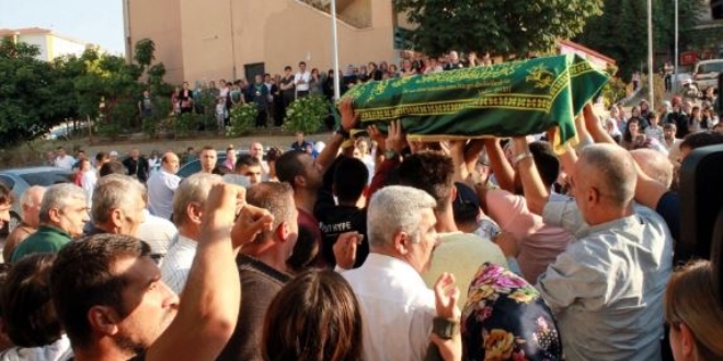 Minik Eylül, son yolculuğuna uğurlandı