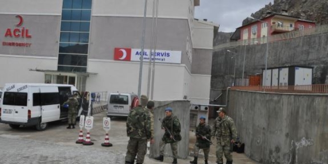 Karaman'da askeri araç şarampole düştü: 2 yaralı