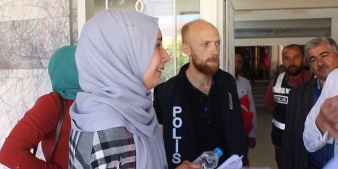 Sınavı 1 dakika ile kaçırdı, gözyaşlarıyla yalvardı!