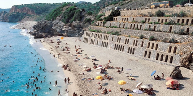 Antalya'da turist sayısındaki artış hız kesmedi