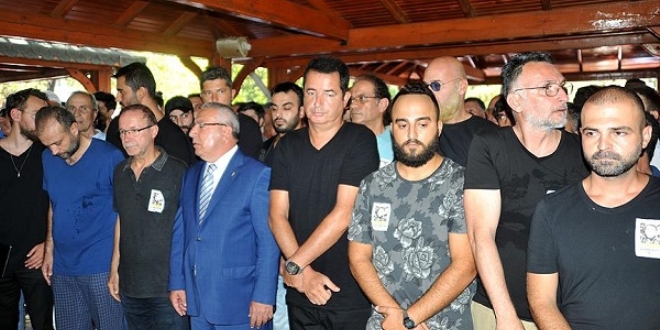 Dominik'te öldürülen kameraman toprağa verildi