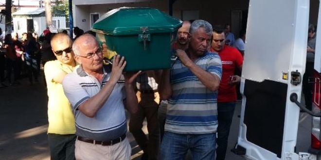 Adana'da intihar eden üniversiteli genç toprağa verildi