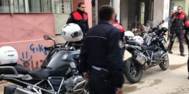 Üniversite öğrencisi, şaka yaparken kendini vurdu