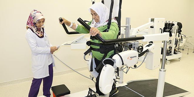 Şehir hastanesinin 'yürüme robotu' hastalara umut oldu