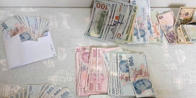 Antalya'da FETÖ operasyonu: 3 kişi gözaltında