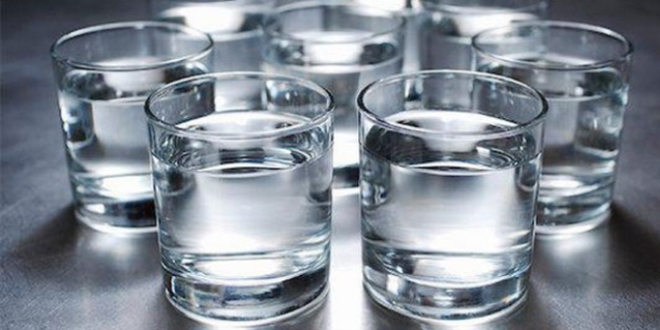Günde 8-10 bardak su için