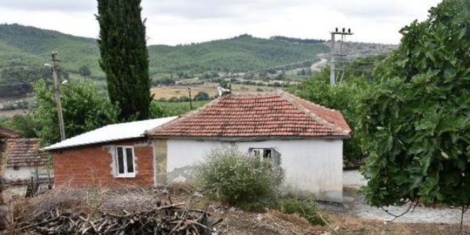 90 yıllık minaresiz cami