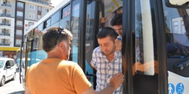 Halk otobüsü şoförü direksiyon başında gözaltına alındı