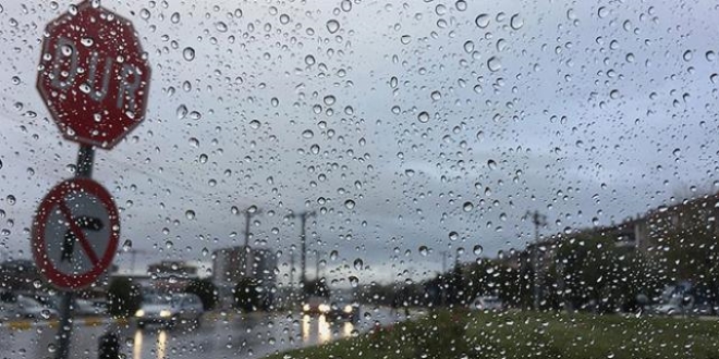 Tekirdağ'da sağanak yağış etkili oldu