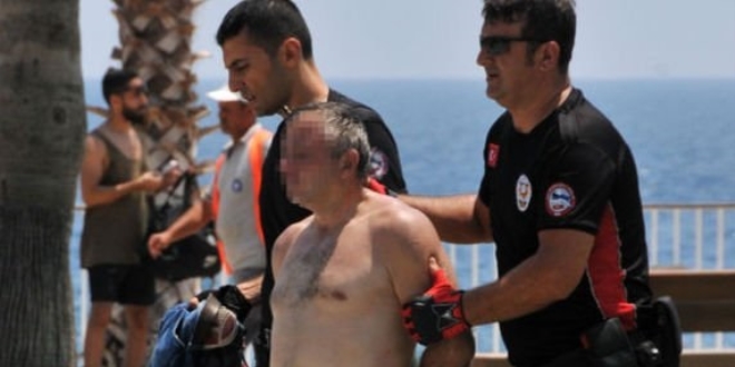 Çocuk tacizlerini protesto sırasında taciz