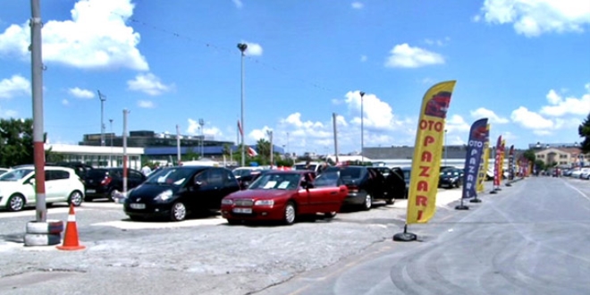 İkinci el oto pazarı boş kaldı