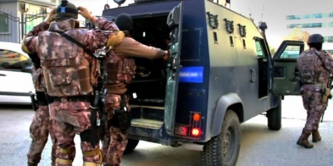 Ailesi ve istihbarat devreye girdi, PKK'lı terörist teslim oldu