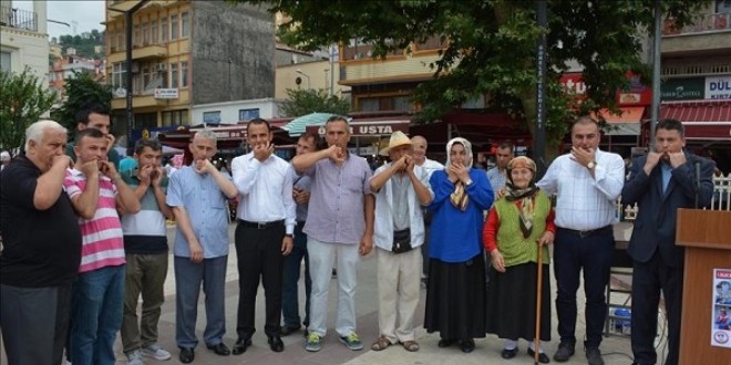 15 Temmuz darbe giriimine 'ku dili' ile protesto