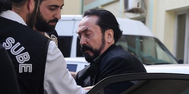 Adnan Oktar sağlık kontrolünden geçirildi