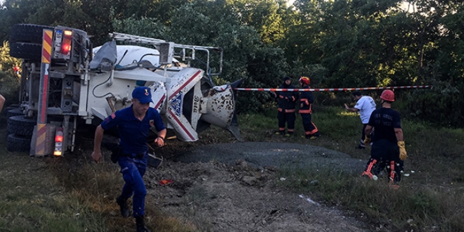 Silivri'de beton mikseri devrildi: 1 ölü, 1 yaralı