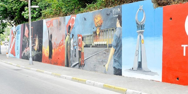 Beykoz'da duvarlara '15 Temmuz' resimleri izildi