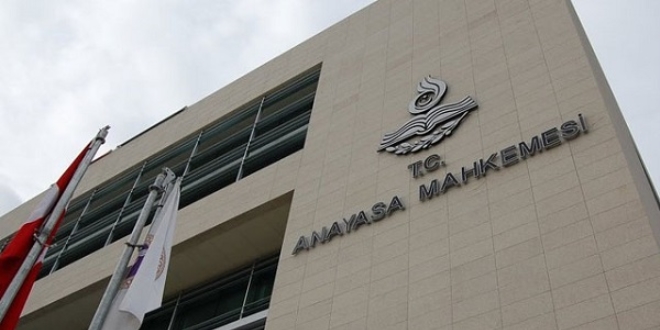 Ses kaydı nedeniyle TSK'dan atılan asker için AYM'den karar