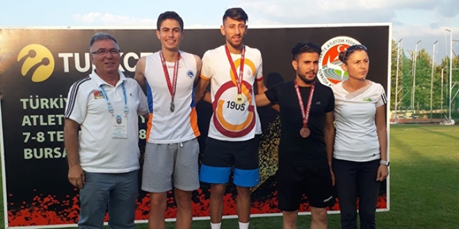 Genç milli atletten büyük başarı