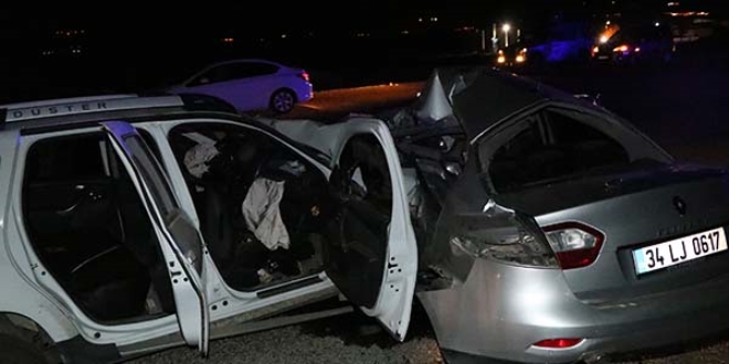 Batman'da iki otomobil çarpıştı: 1 ölü, 4 yaralı