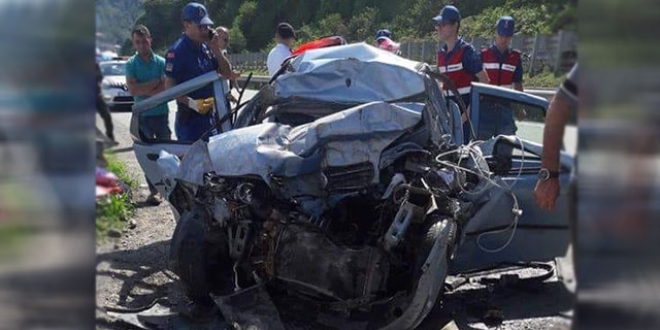 112 Acil çalışanı trafik kazasında ağır yaralandı