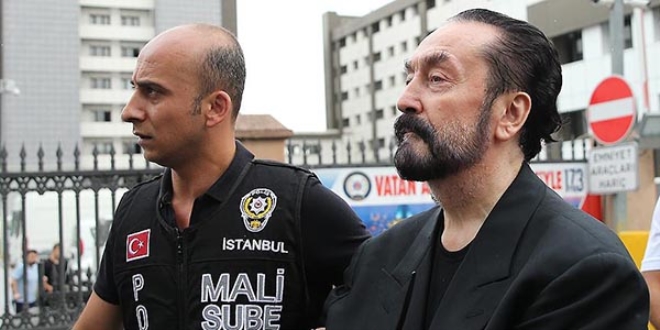Adnan Oktar grubuna 17 yaşında giren kadından şok ifadeler