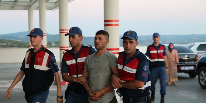 Kamu görevlisi olduğunu iddia eden 3 hırsız tutuklandı
