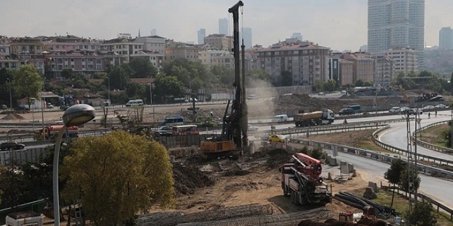 Kadıköy Göztepe'de, doğalgaz borusu delindi