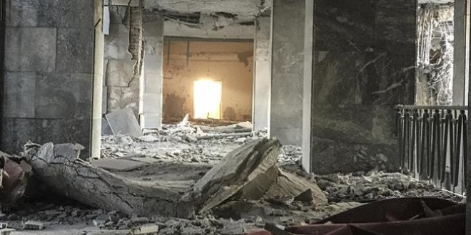 Darbeci pilot cezaevinde de faaliyetlerine devam etti