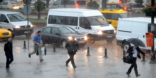 İstanbullulara sağanak sürprizi!