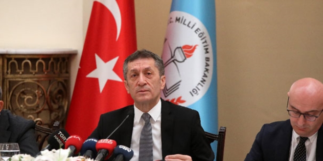 Bakan Selçuk: Hemen herkese dokunan bir görevdeyim