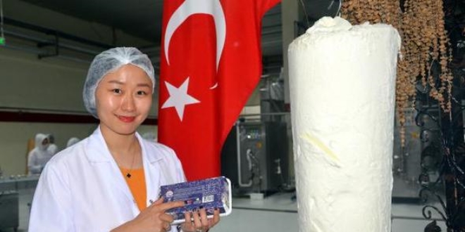 Türk bayrağı ile dondurma satışını yüzde 100 artırdı