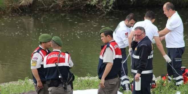 Lise öğrencisi serinlemek için girdiği suda boğuldu
