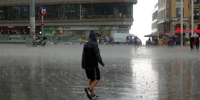 Meteorolojiden İstanbula kuvvetli sağanak uyarısı